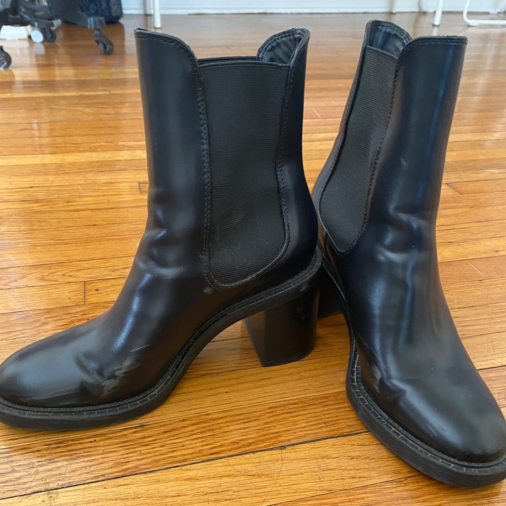 Zara Chelsea Boots sz 6